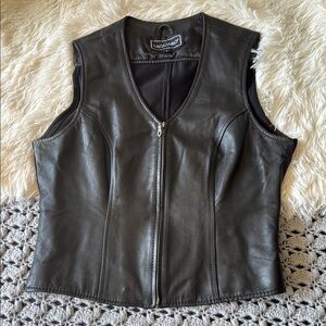 Vintage Black Leather Vest with V-Neck and Fitted Design